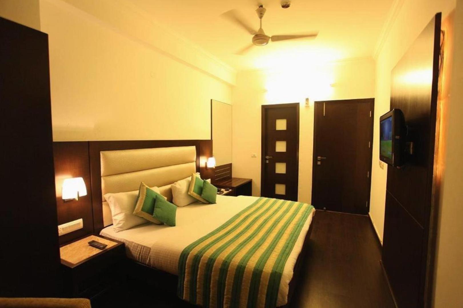 Hotel Chanchal Continental - 02 Mins From New Delhi Railway Station Exterior foto