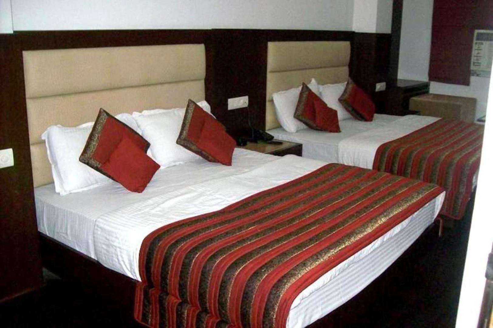 Hotel Chanchal Continental - 02 Mins From New Delhi Railway Station Exterior foto