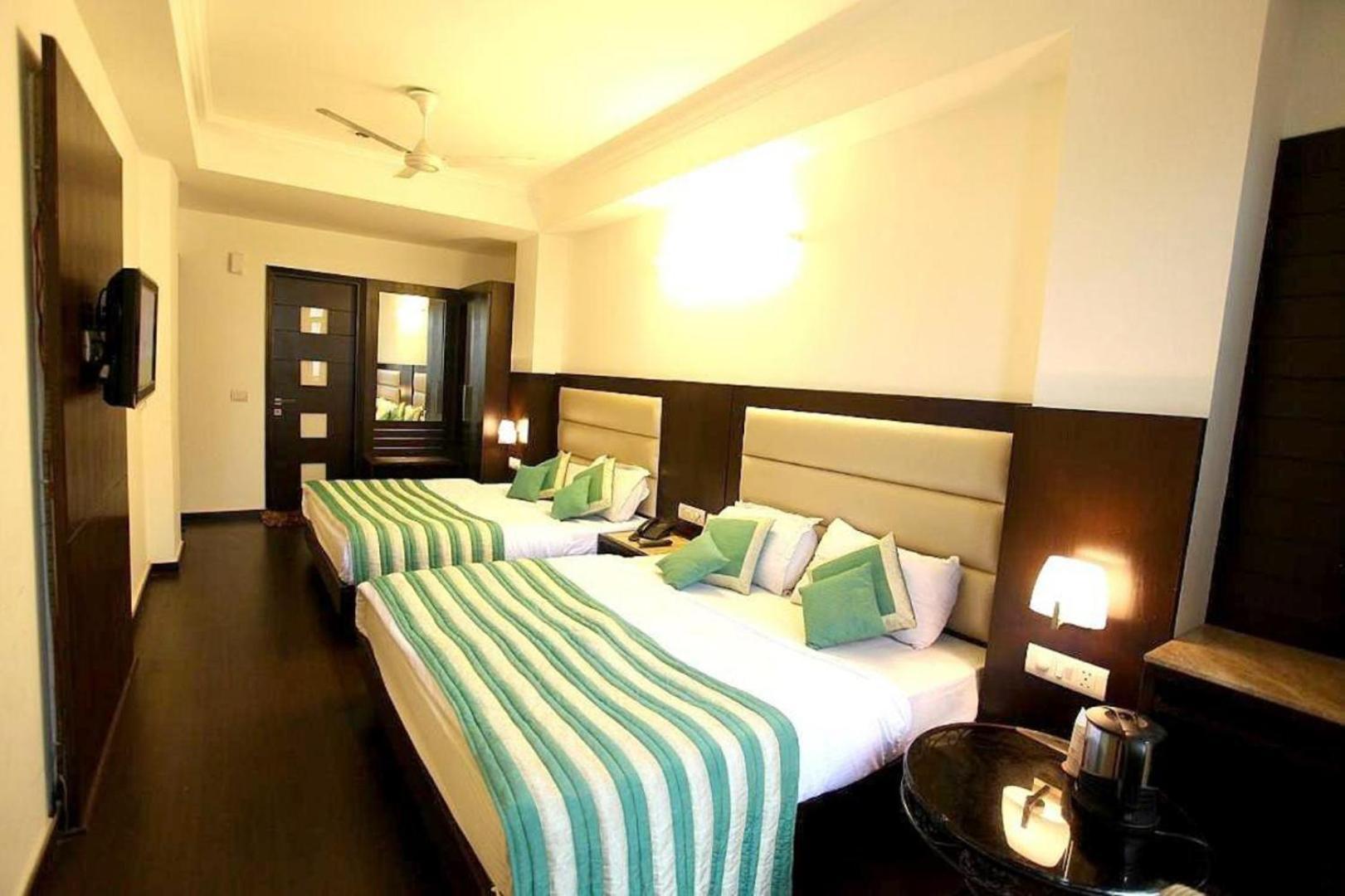 Hotel Chanchal Continental - 02 Mins From New Delhi Railway Station Exterior foto