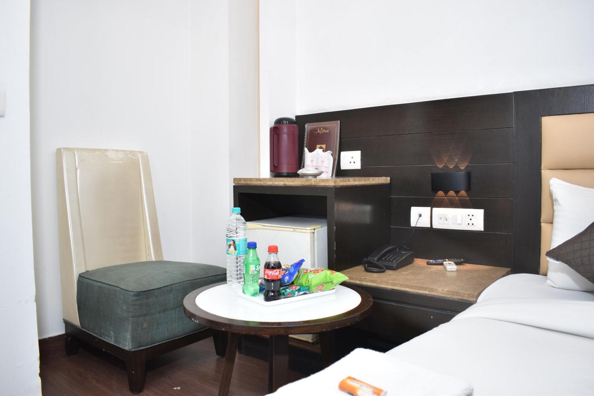 Hotel Chanchal Continental - 02 Mins From New Delhi Railway Station Exterior foto