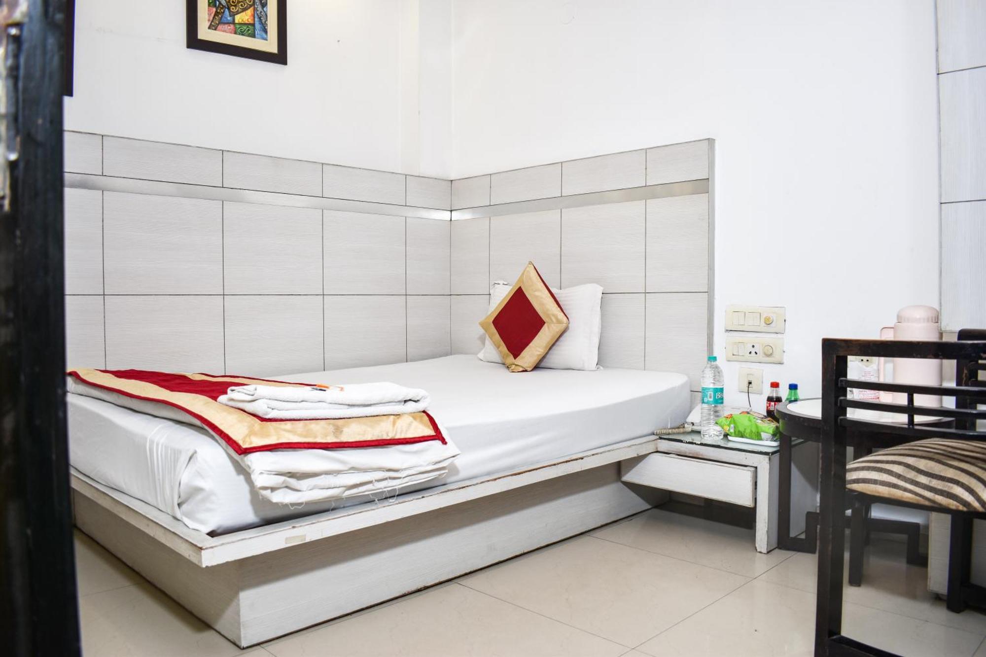 Hotel Chanchal Continental - 02 Mins From New Delhi Railway Station Exterior foto