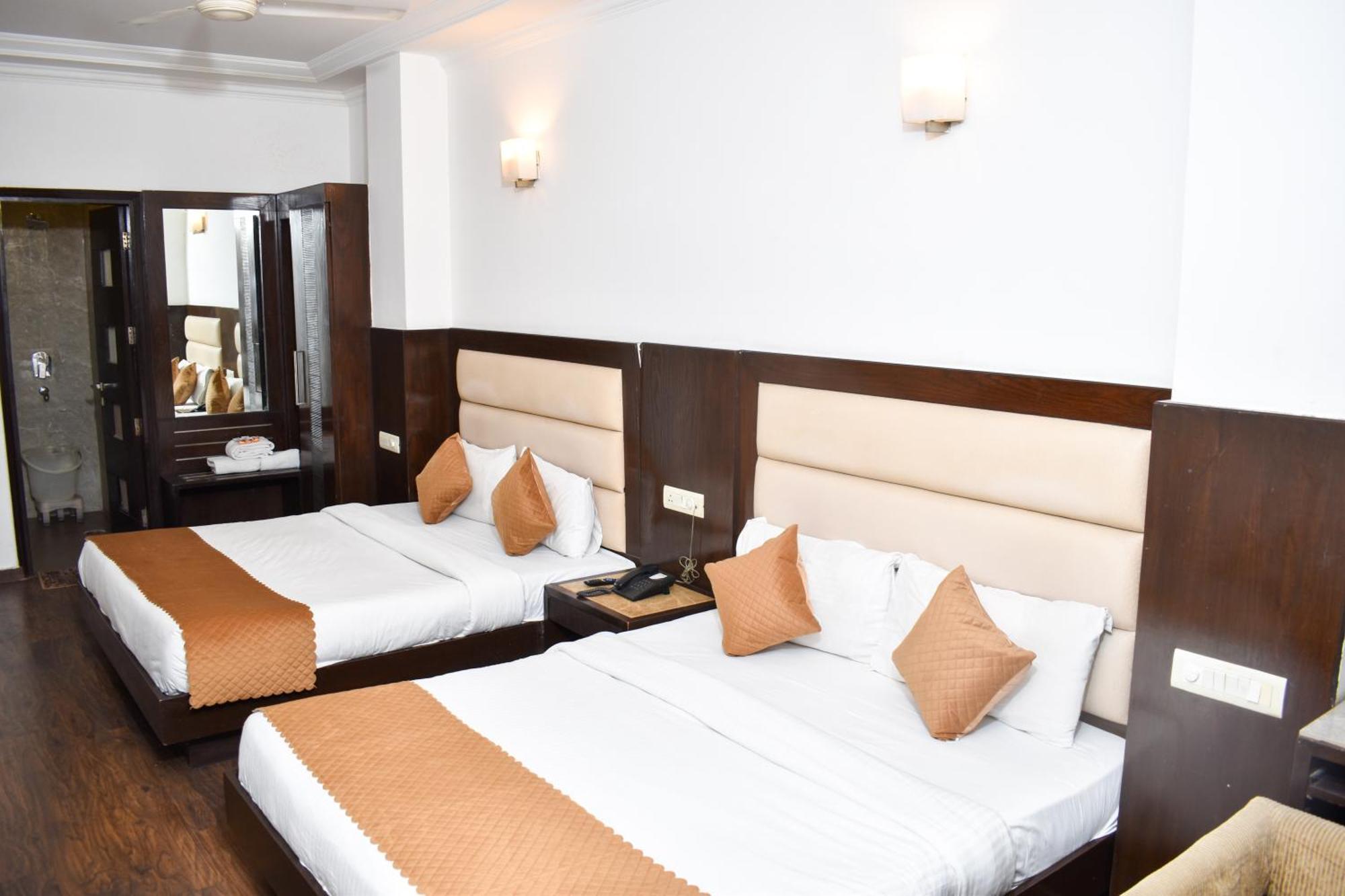 Hotel Chanchal Continental - 02 Mins From New Delhi Railway Station Exterior foto