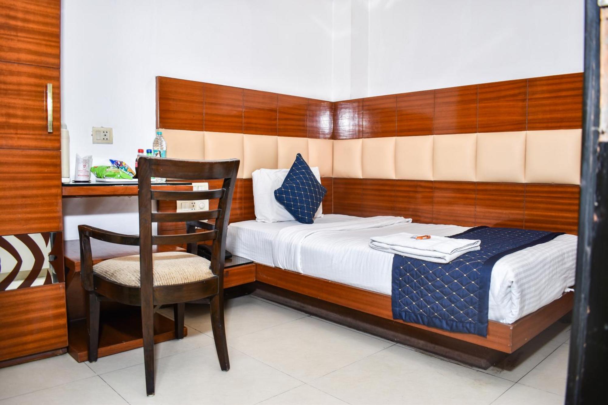 Hotel Chanchal Continental - 02 Mins From New Delhi Railway Station Exterior foto