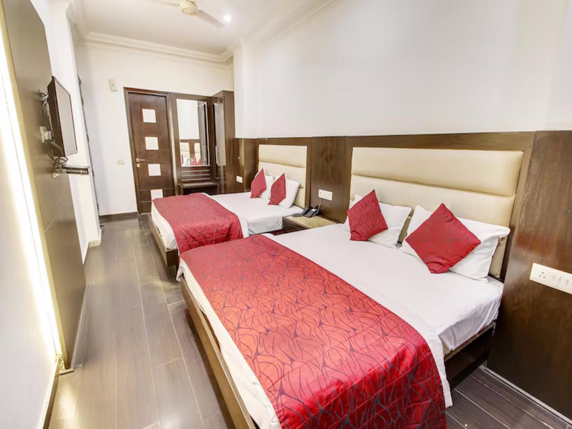 Hotel Chanchal Continental - 02 Mins From New Delhi Railway Station Exterior foto